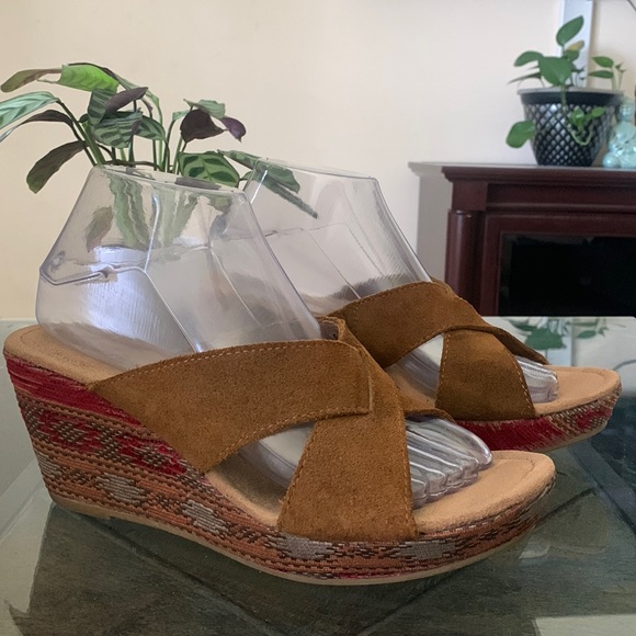 🔥1/2 of Summer Sale!🔥 MINNETONKA WOMEN'S KYLIE SANDAL - Picture 1 of 11